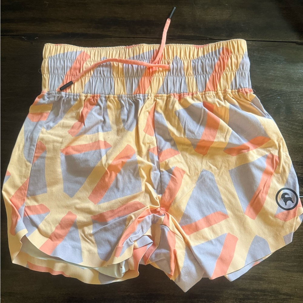Backcountry Womens 3.5" River Geometric
Print Shorts